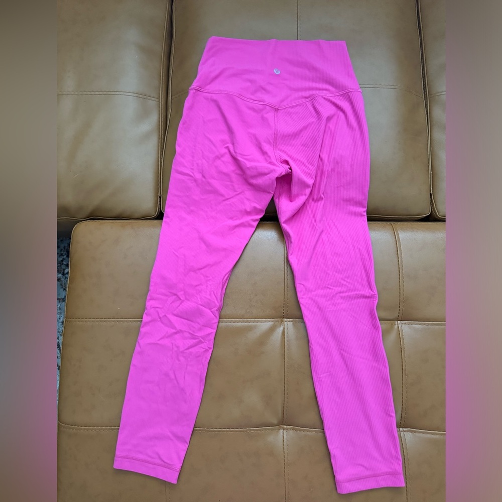 Ribbed Lululemon Aligns. Size 6